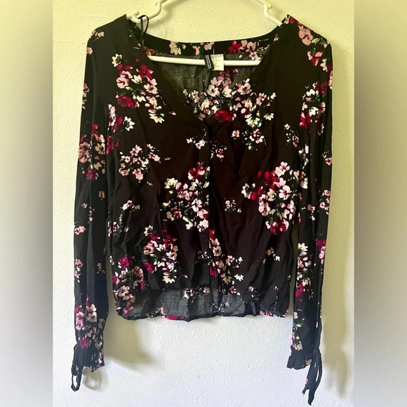 Divided Floral Button-Up Blouse - Size 0/XS - Picture 2 of 3